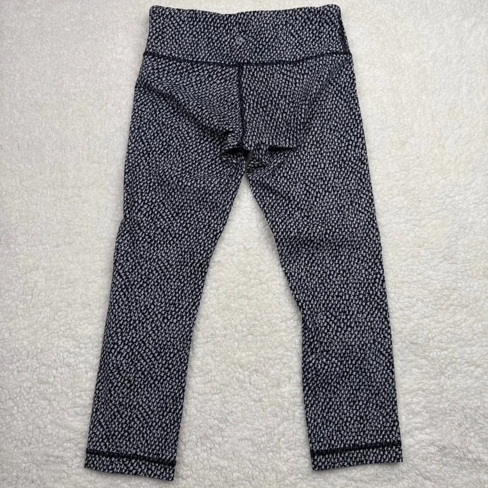 Lululemon Align High Rise Crop Leggings Black White Snake Print Size‎ 4